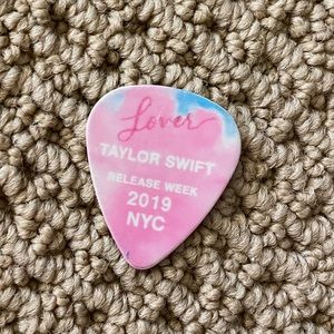 RARE taylor swift lover release week guitars pick